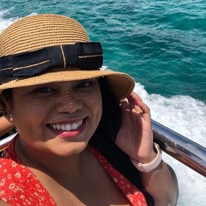 Meet your Posher, Stephany